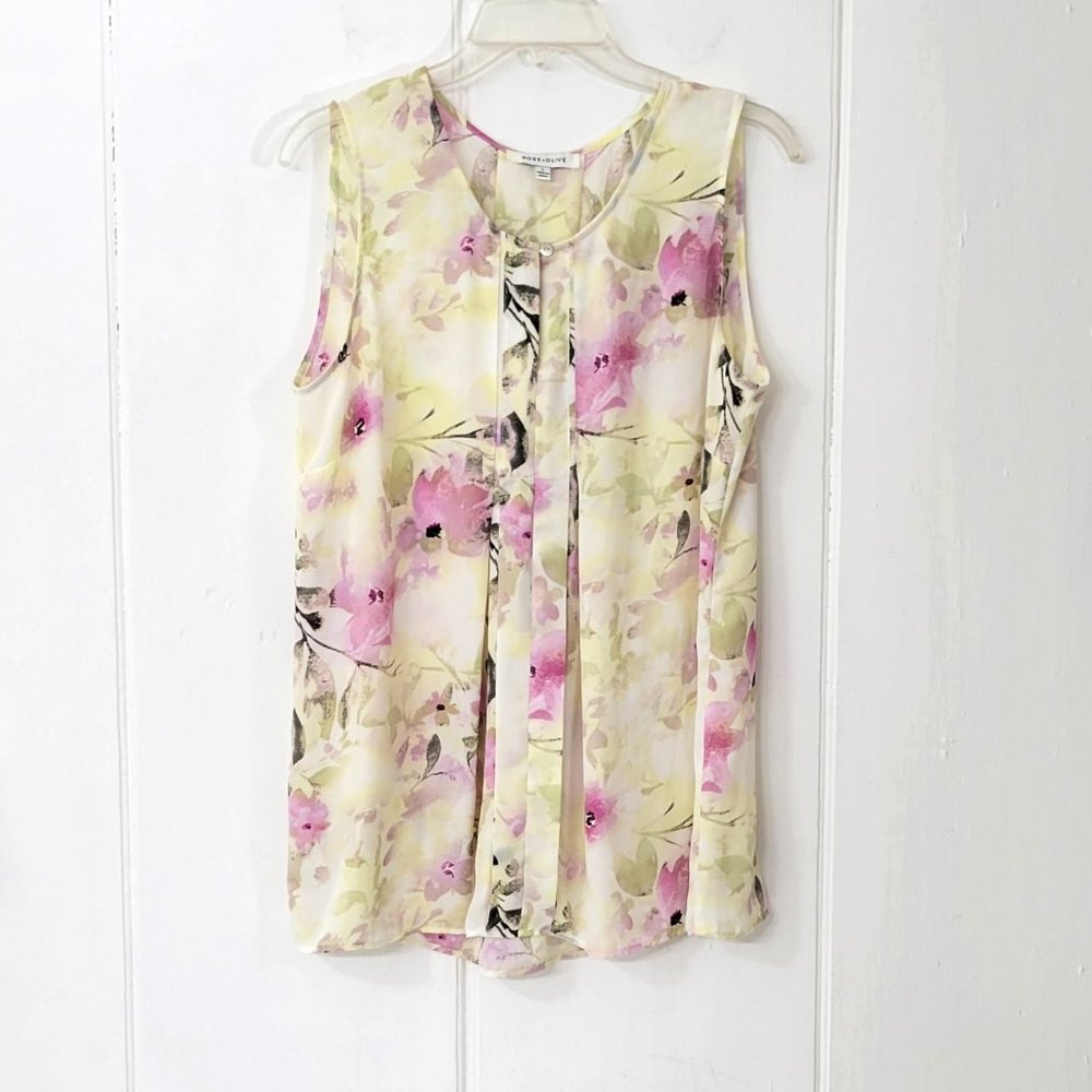 Rose + Olive Sleeveless Floral Blouse - Picture 3 of 6